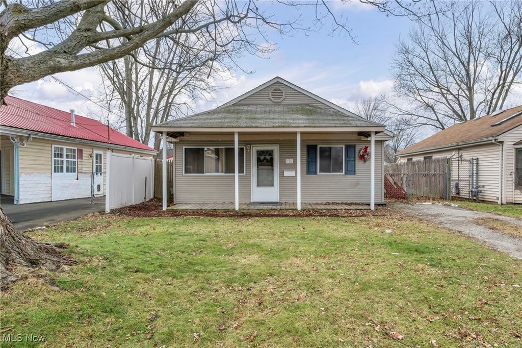 Photo of 715 S Logan Street, Elyria, OH 44035 (MLS # 5181460)