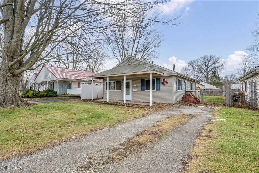 Photo of 715 S Logan Street, Elyria, OH 44035 (MLS # 5181460)