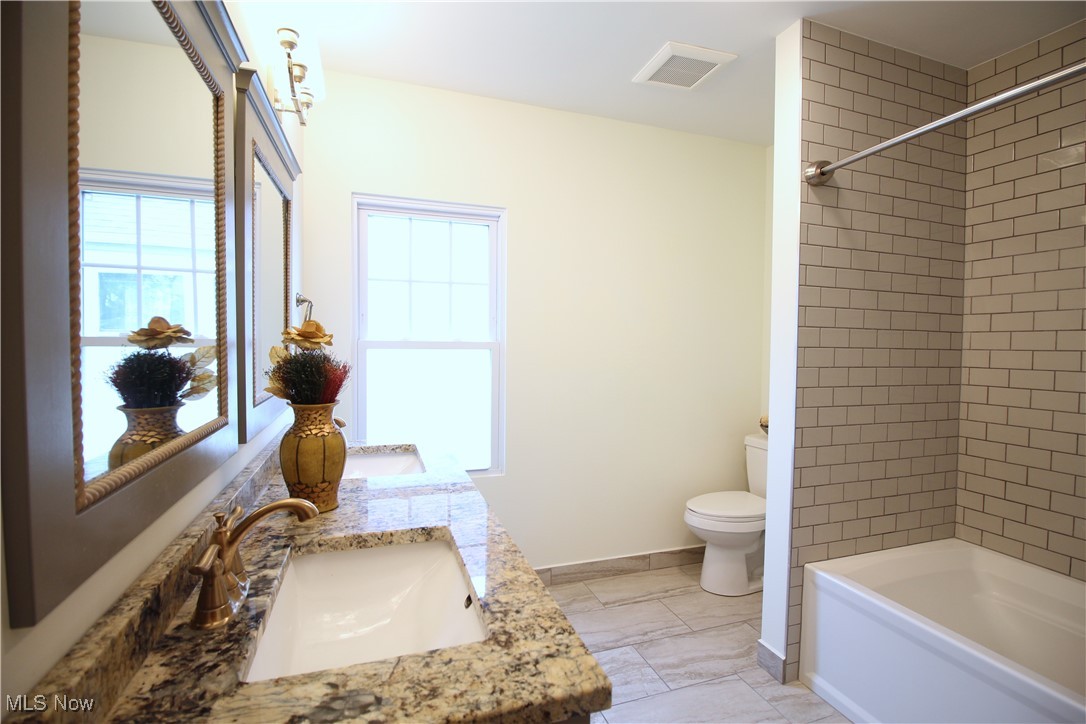 1251 Gladys Avenue, Lakewood, Ohio image 14