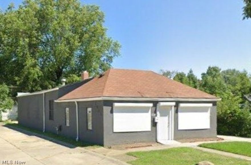 Free standing Commercial building, the building as been renovated to "white box" state to make ready for many commercial uses. Located across the street from largest senior citizen community center in Indian Hill Area. This would be a great Silver Sneakers gym opportunity.  The  list price the sale includes the land and building. Building includes a large open area, an administrative area, (2) public restrooms and a zero grade loading area in back of building. Rental investment, with ample office and storage, and loading dock area this is an ideal construction office opportunity.