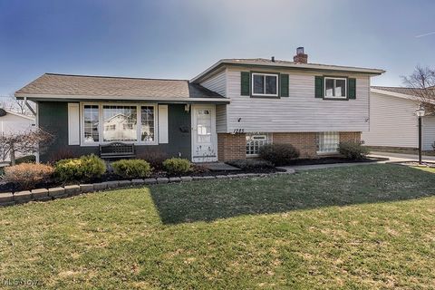 1285 Giesse Drive, Mayfield Heights, OH 44124 - #: 5107302