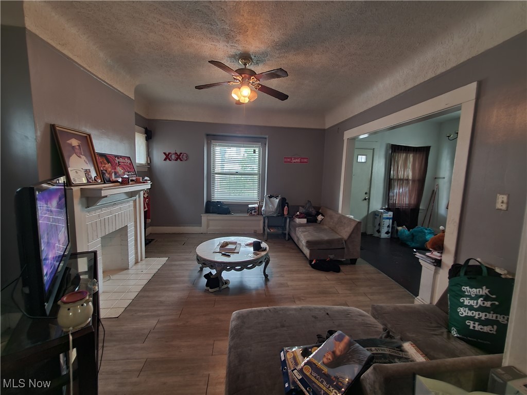 1374 E 95th Street