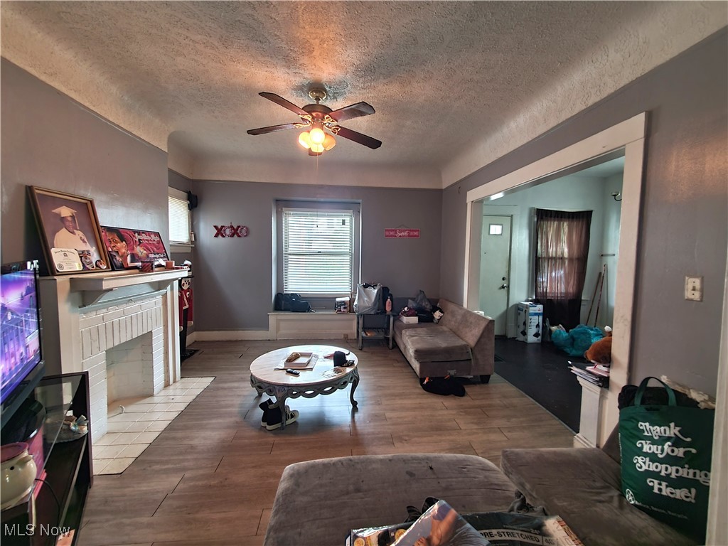 1374 E 95th Street