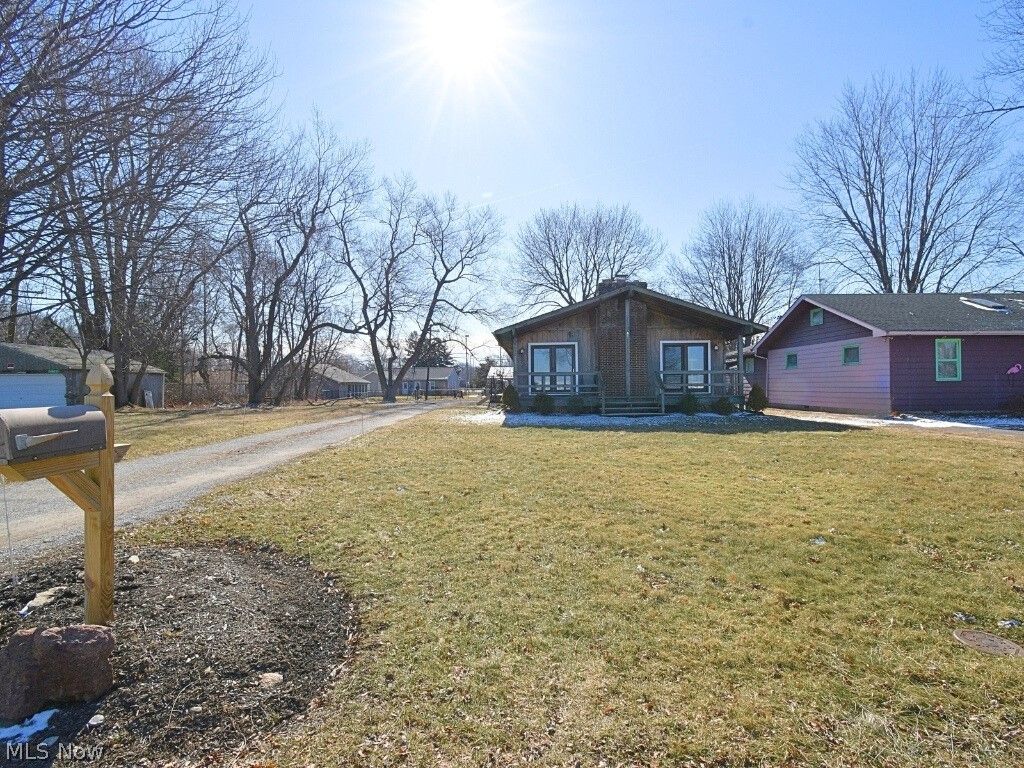 Photo of 9090 Headlands Road, Mentor, OH 44060 (MLS # 5190520)