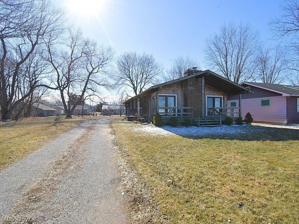 Photo of 9090 Headlands Road, Mentor, OH 44060 (MLS # 5190520)