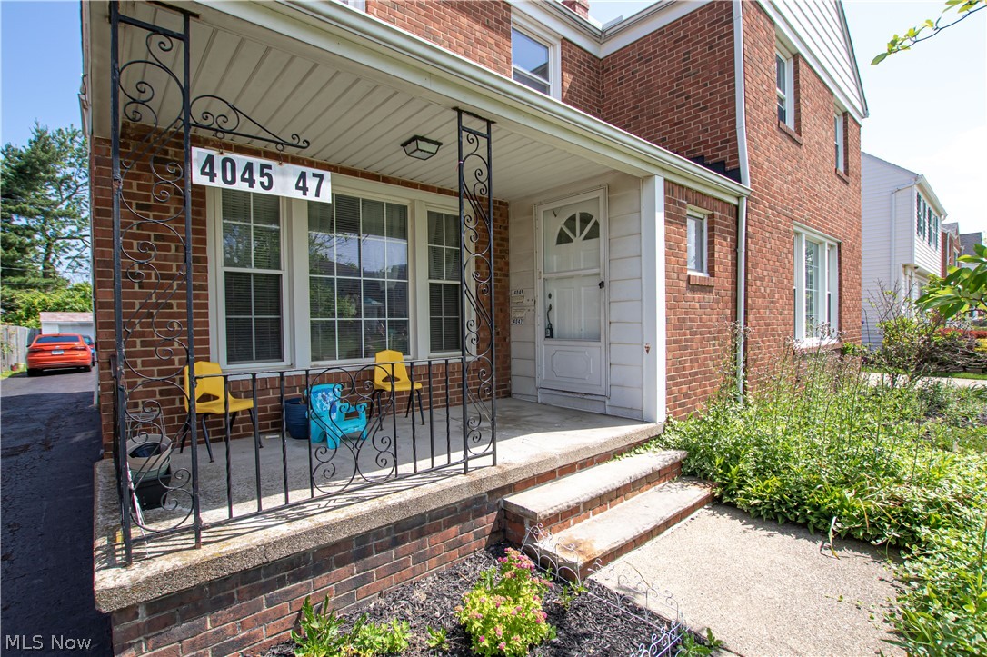Brick duplex and fantastic investment opportunity. Spacious units with AC. Location is close to Bexley Park, shopping, 271, hospitals, museums and so much more. Both units have a separate basement with their own entrances. One unit offers Front Porch other unit offers Rear Patio. Detached 2 car garage. Both Units are Tenant Occupied.