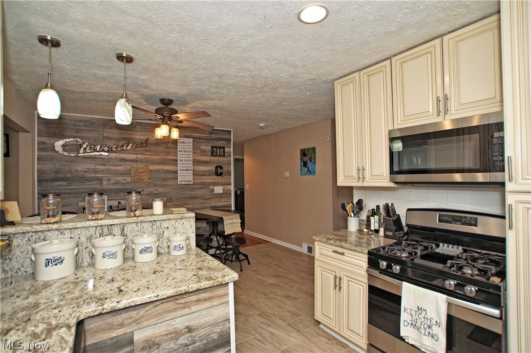 H A Stahl Props Cos Ridgewood - Residential