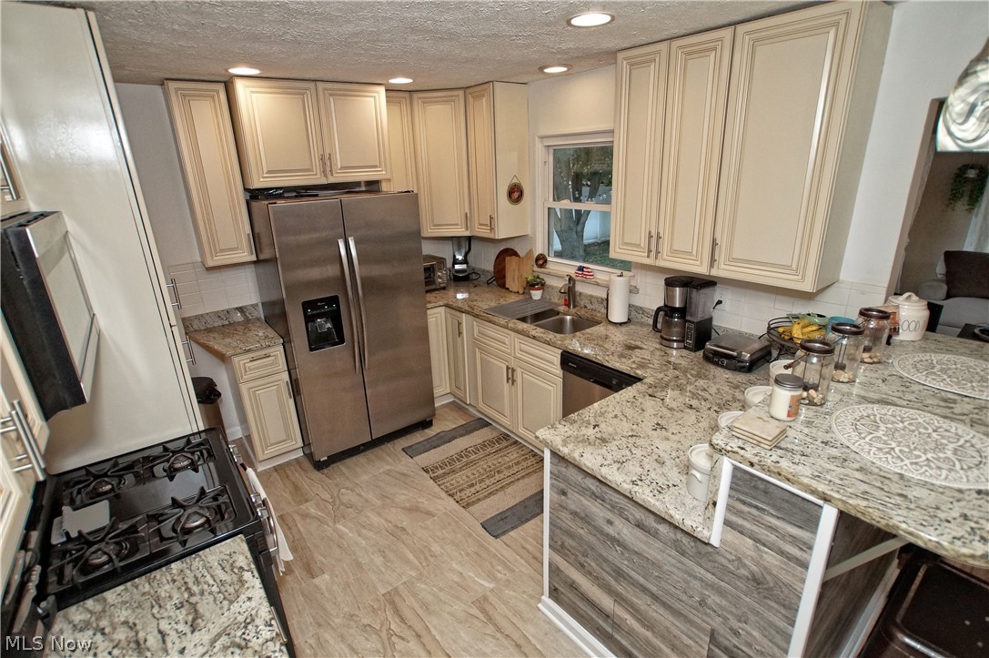 H A Stahl Props Cos Ridgewood - Residential