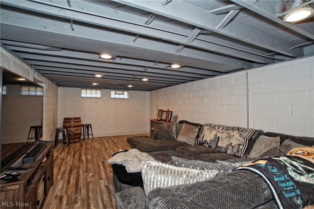 H A Stahl Props Cos Ridgewood - Residential