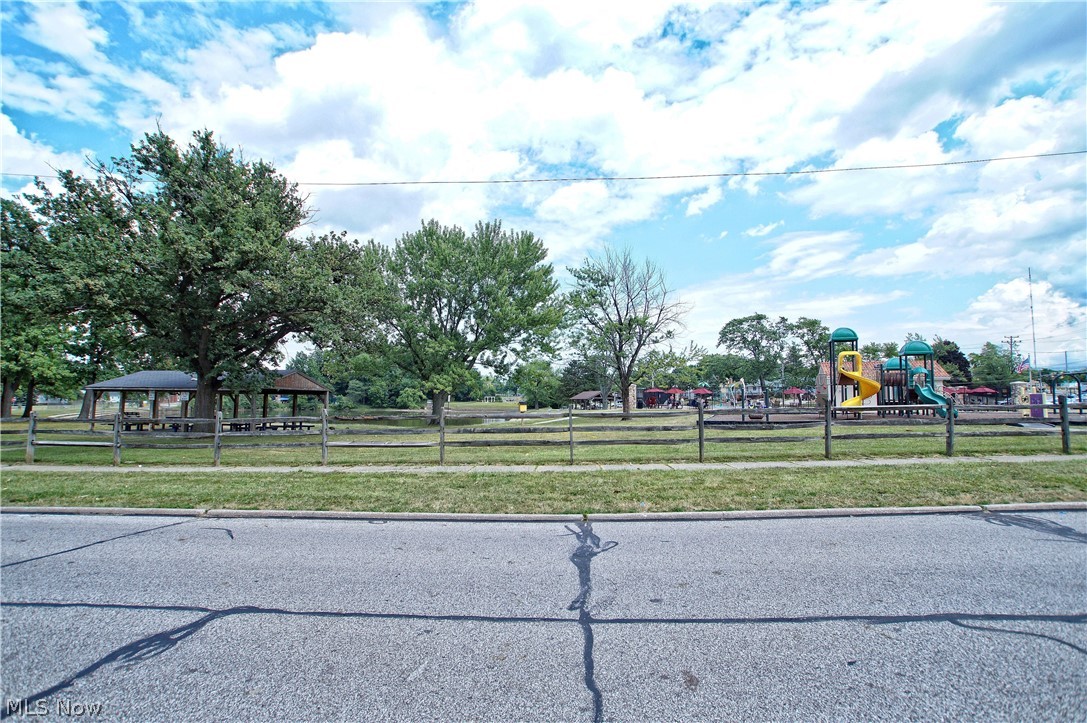 H A Stahl Props Cos Ridgewood - Residential