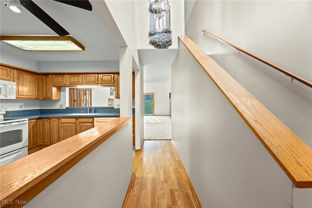 1558 Iris Glen Drive, Twinsburg, Ohio image 7