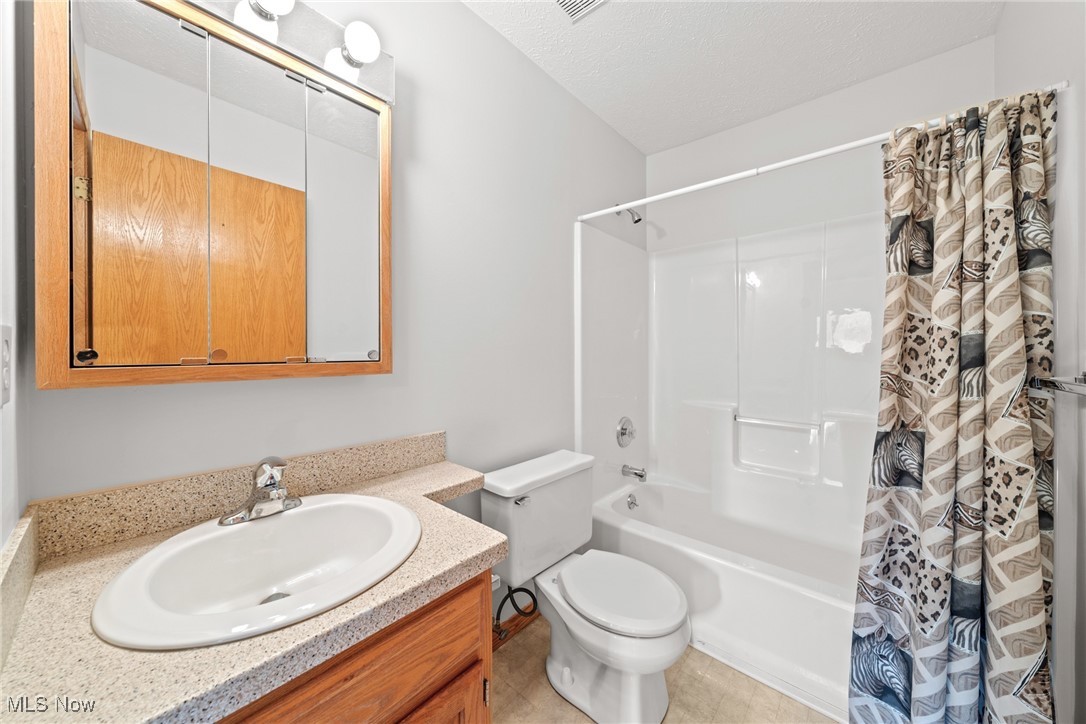 1558 Iris Glen Drive, Twinsburg, Ohio image 27