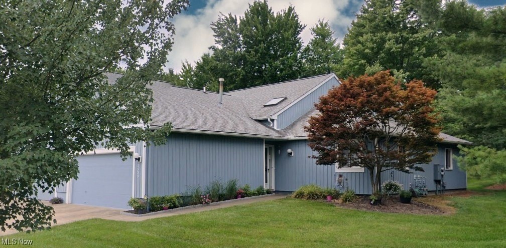 1558 Iris Glen Drive, Twinsburg, Ohio image 1