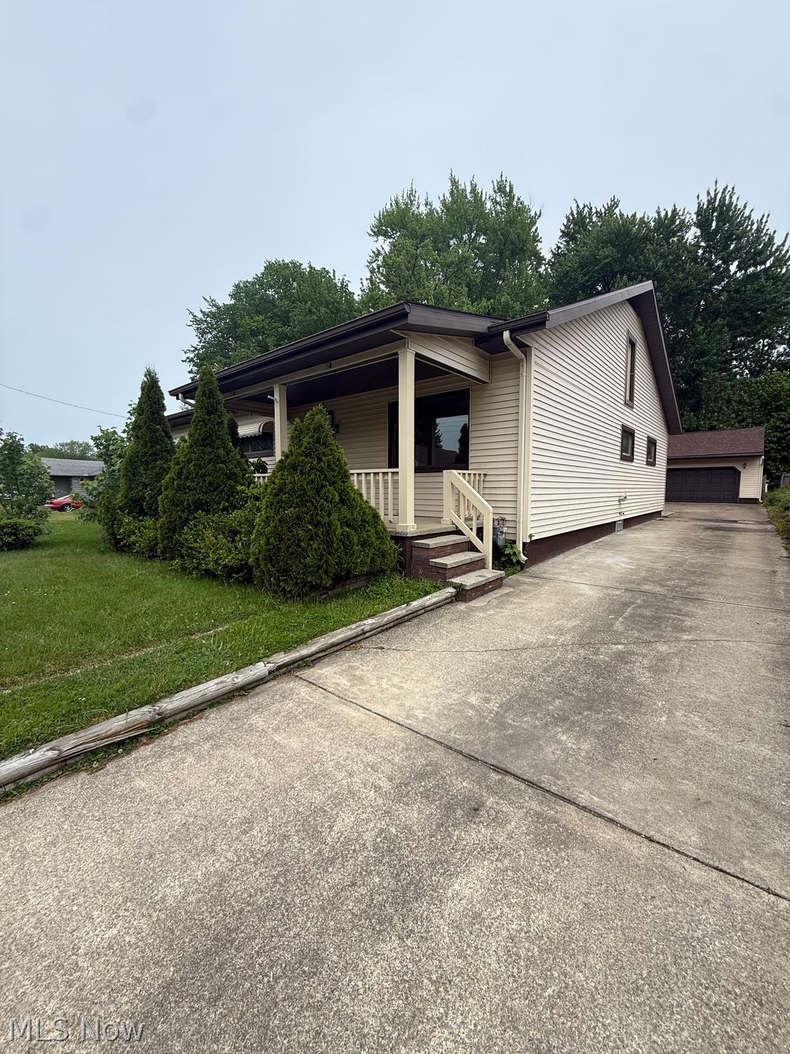 Photo 1 of 32 — 1802 Lyndon Avenue, Ashtabula, OH 44004