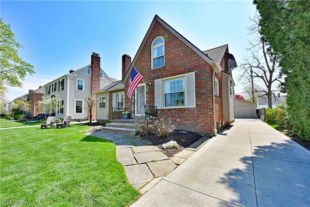 Photo of 19687 Laurel Avenue, Rocky River, OH 44116 (MLS # 5203143)