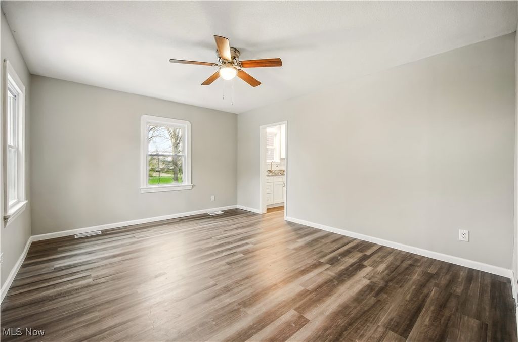 Photo of 414 10th Street, Struthers, OH 44471 (MLS # 5174824)