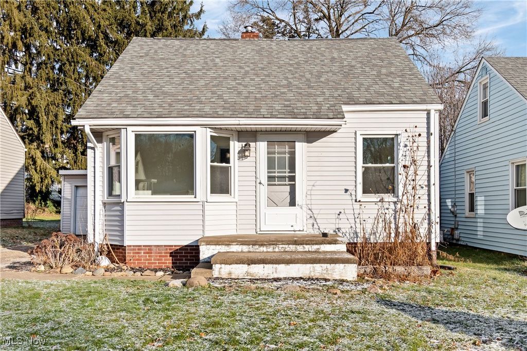Photo of 1331 Spangler Street NE, Canton, OH 44714 (MLS # 5177283)