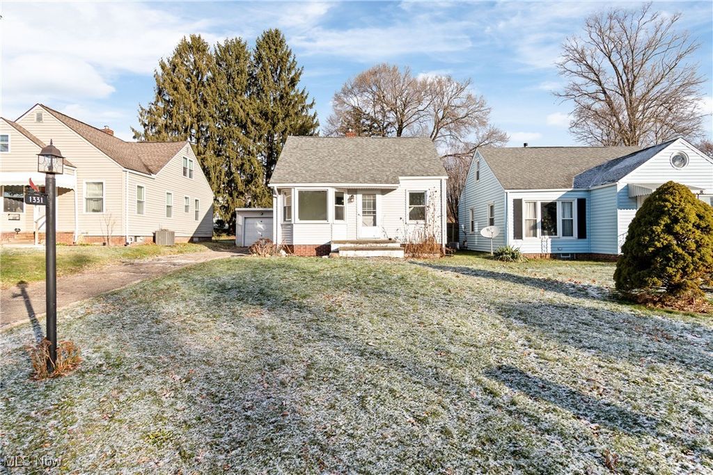 Photo of 1331 Spangler Street NE, Canton, OH 44714 (MLS # 5177283)