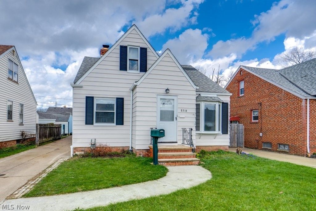 Photo of 8514 Deerfield Drive, Parma, OH 44129 (MLS # 5199088)