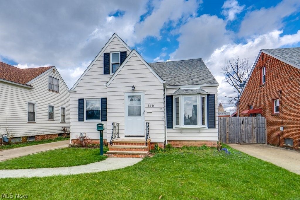 Photo of 8514 Deerfield Drive, Parma, OH 44129 (MLS # 5199088)