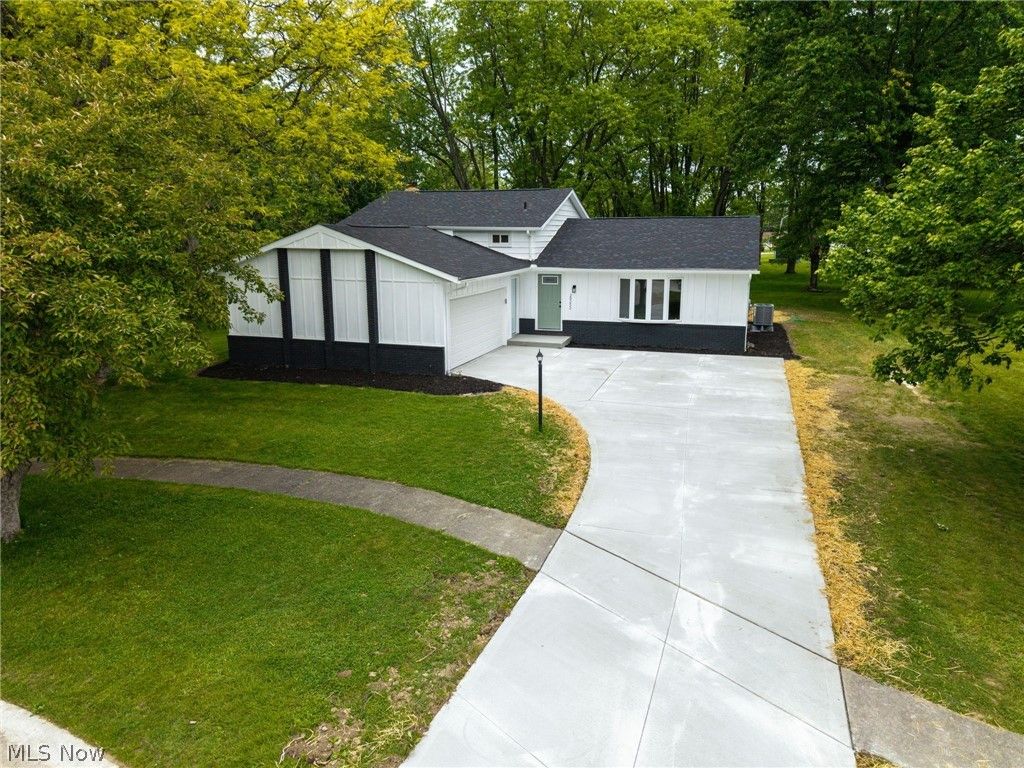 Photo of 20252 Birchwood Lane, Strongsville, OH 44149 (MLS # 5212736)