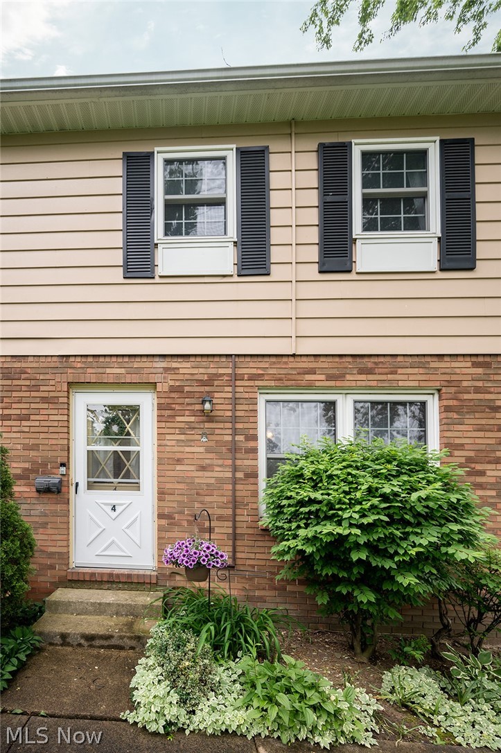 Deepwood Condo - Residential