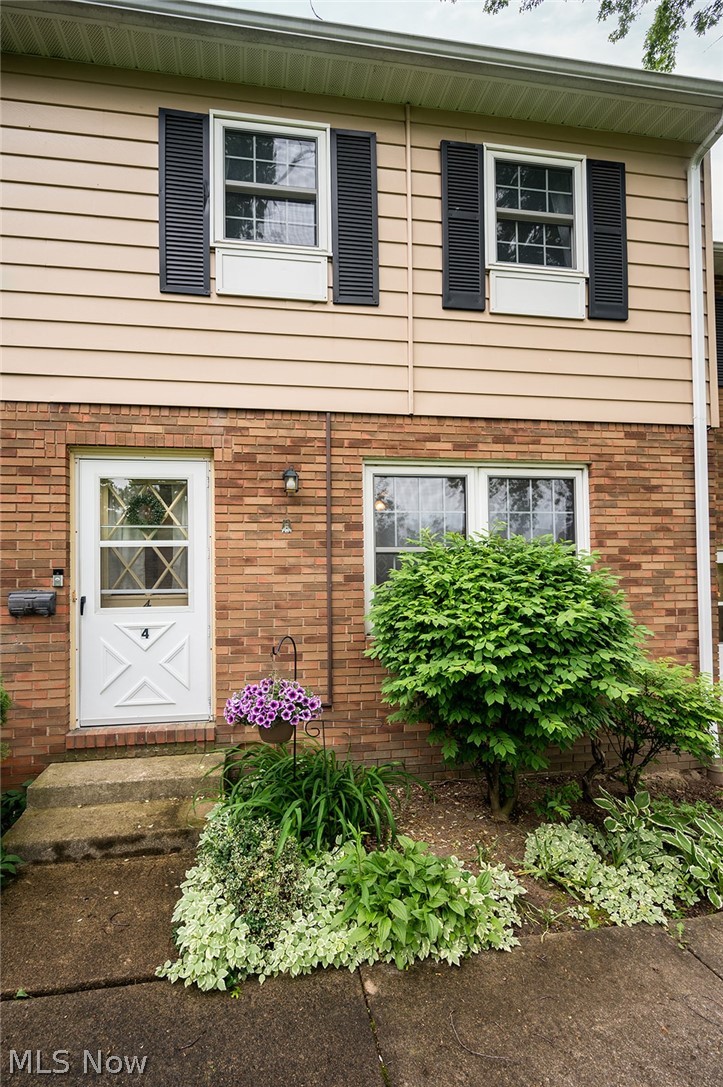 Deepwood Condo - Residential