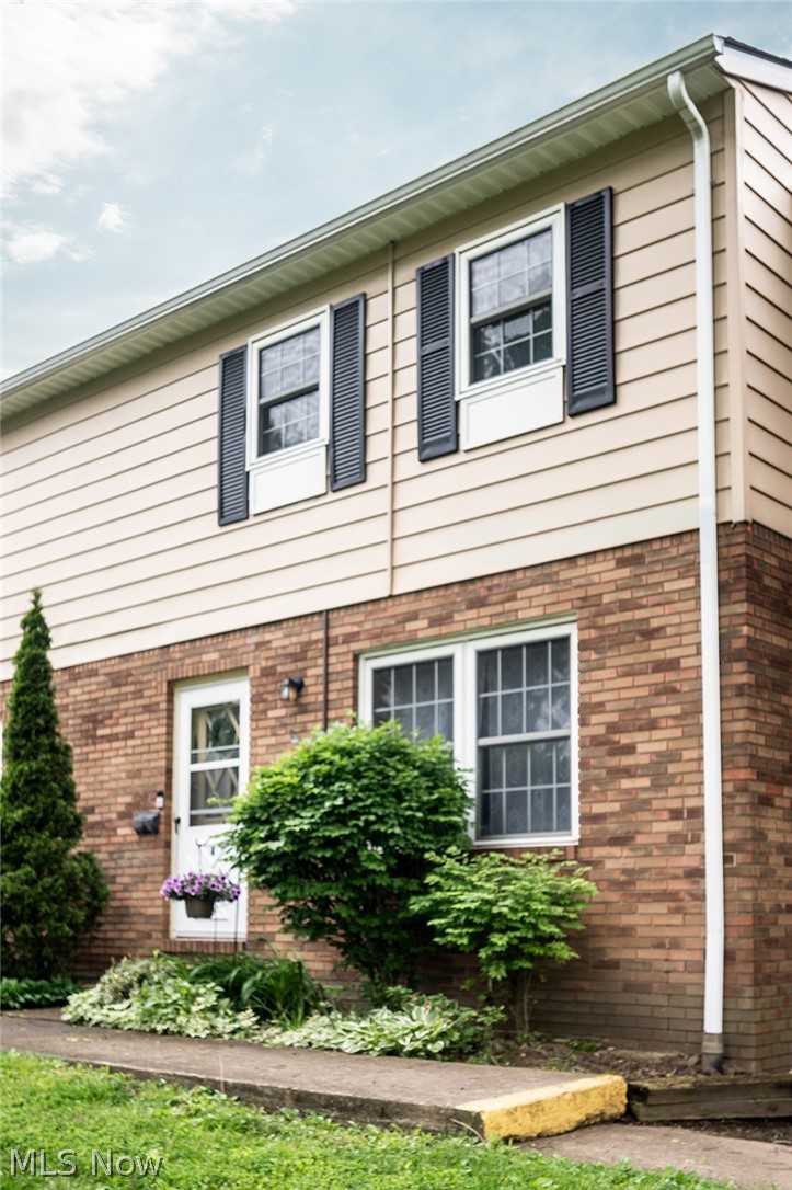 Deepwood Condo - Residential