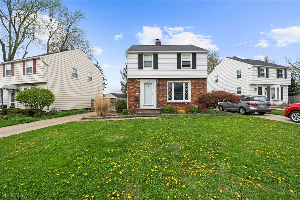 Photo of 7906 Kenton Avenue, Parma, OH 44129 (MLS # 5200873)