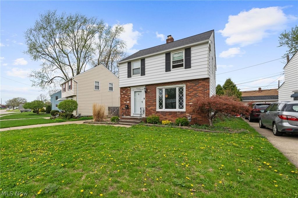 Photo of 7906 Kenton Avenue, Parma, OH 44129 (MLS # 5200873)