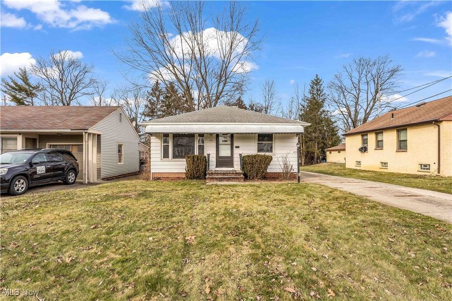 187 W Glendale St, Bedford - Spacious 3 bed 1 bath single family home! //

$ 1425 rent / $ 1425 deposit //
$49 application fee per adult //
1-2 pets OK in this unit. After application pre-approval, a PetScreening is required for any animals to proceed with one of our properties; a PetScreening affidavit is still required if you have no pets. (Some breed restrictions apply per HUD guidelines). //
NO SMOKING //
1 time $169 non-refundable set up fee paid at lease signing //

$30/month required resident benefit package; can include personal property/liability insurance for an additional $5/month for $35/month total. //


*** MOVE-IN DATE 45-60 DAYS OUT TO ACCOMMODATE REQUIRED CITY COMPLIANCE WITH CITY OF BEDFORD. - MOVE-IN DATE TBD, NO EXCEPTIONS. *** //

After application Pre-Approval 1 applicant per household application is required to fill out a PetScreening application, before being about to proceed with placing a Reservation Fee for one of our properties. You will receive a pre-approval for your application and in order to proceed, the PetScreening is required. Even if you have NO pets - this application must be filled out. One time, non-refundable pet fee of $200-500 per animal applies to all pets & must be paid before or when you pay your first month rent. (No fee for qualified assistance animals). //

Our application is processed through secure site: Findigs, and they require ID and income verification. Without this, your application will not be processed. They offer 24/7 chat support on their application directly if you have any questions. //

BEDROOMS: 3 //
BATHROOMS: 1 //
APPLIANCES PROVIDED: N/A //
UTILITIES / RESIDENT RESPONSIBILITY: Residents are responsible for all utilities including: water/sewer/trash, gas & electric and are responsible to maintain lawn care, maintenance & snow removal. //

Serious inquiries only.