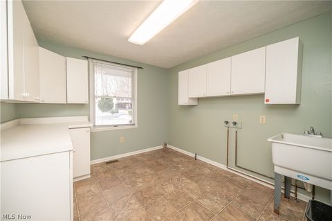 Tiny photo for 449 Westchester Drive SE, Warren, OH 44484 (MLS # 5186675)