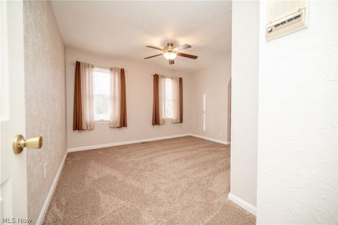 Tiny photo for 449 Westchester Drive SE, Warren, OH 44484 (MLS # 5186675)