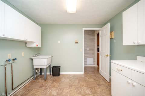 Tiny photo for 449 Westchester Drive SE, Warren, OH 44484 (MLS # 5186675)