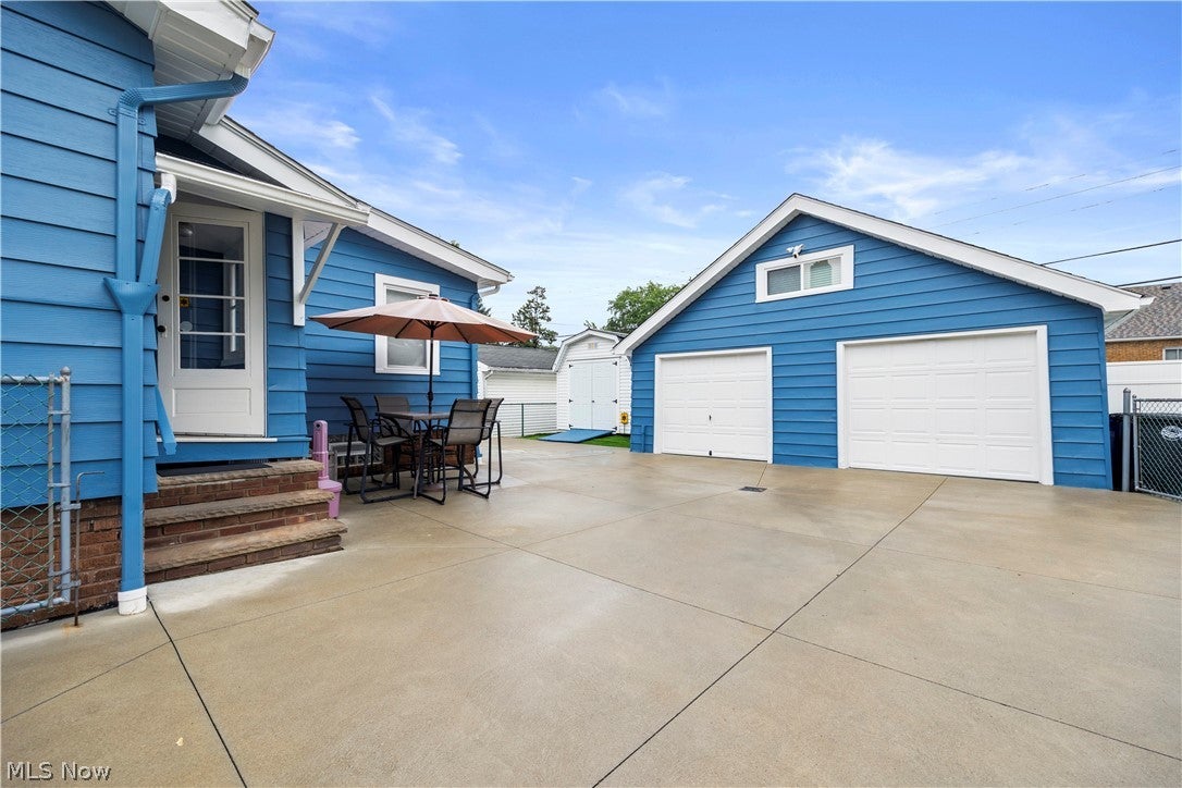 3569 Warren Road