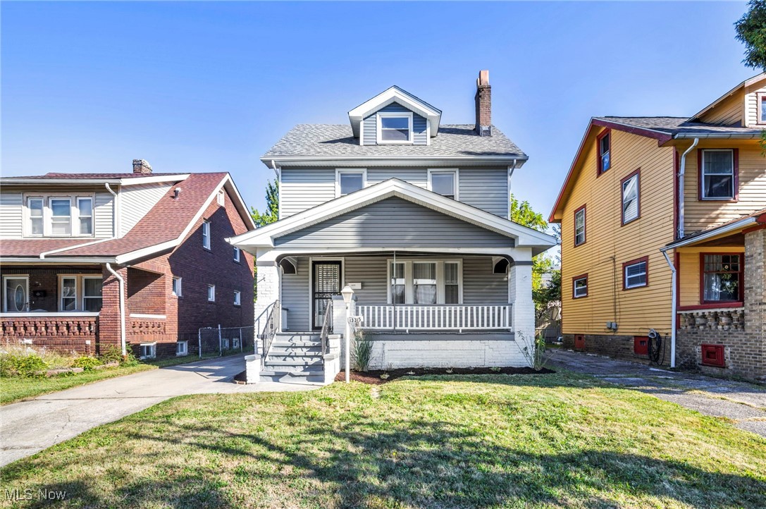 Spacious 4-Bedroom, 1.5-Bath Home in Garfield Heights!
This updated single-family home features an open floor plan with plenty of natural light, 4 bedrooms, 1.5 baths, and flexible living space perfect for families or entertaining. Conveniently located near schools, parks, shopping, and highway access. Move-in ready and waiting for you!