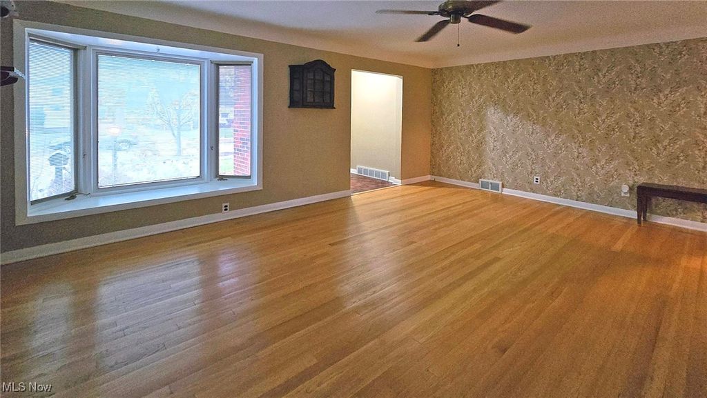 Photo of 70 E 226 Street, Euclid, OH 44123 (MLS # 5178646)