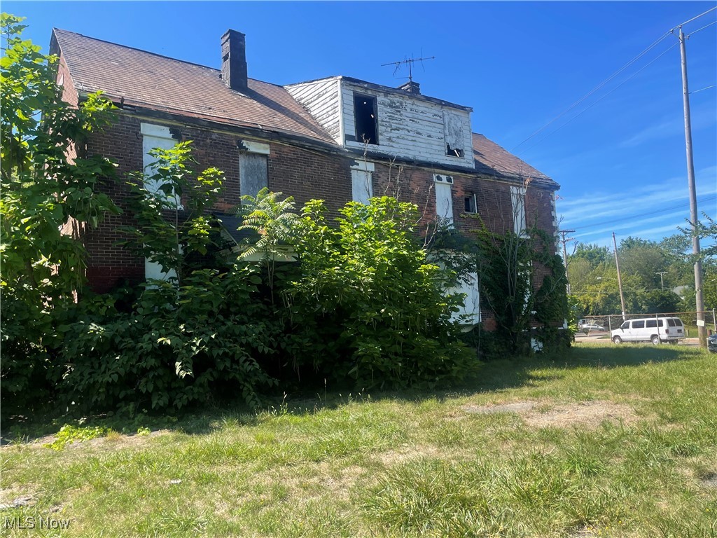 12808 Kinsman Road