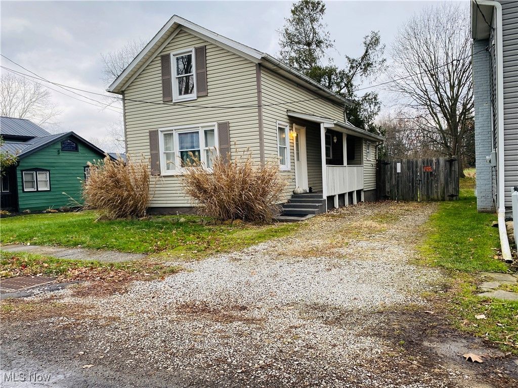 Photo of 316 Locust Street N, Canal Fulton, OH 44614 (MLS # 5174778)