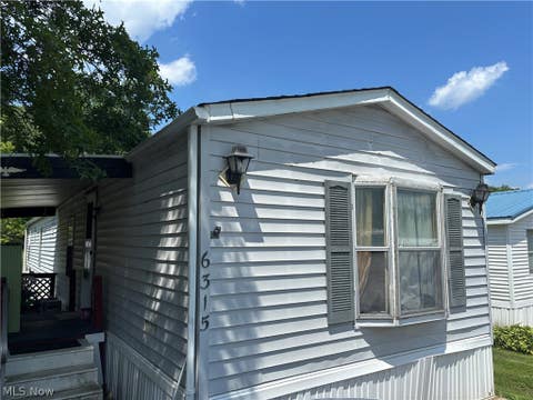 Homes For Sale - 6315 Amanda Ln<br/> Ravenna, OH 44266
