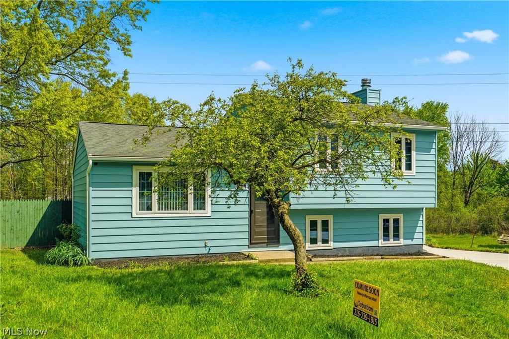 Photo of 668 Westbrook Court, Ravenna, OH 44266 (MLS # 5209931)
