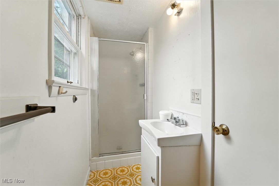 Connecticut Western Reserve - Residential