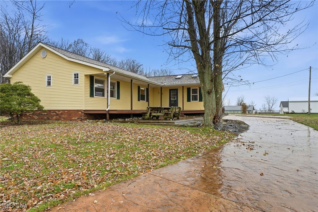 Photo of 16320 Leggett Road, Montville, OH 44064 (MLS # 5173741)