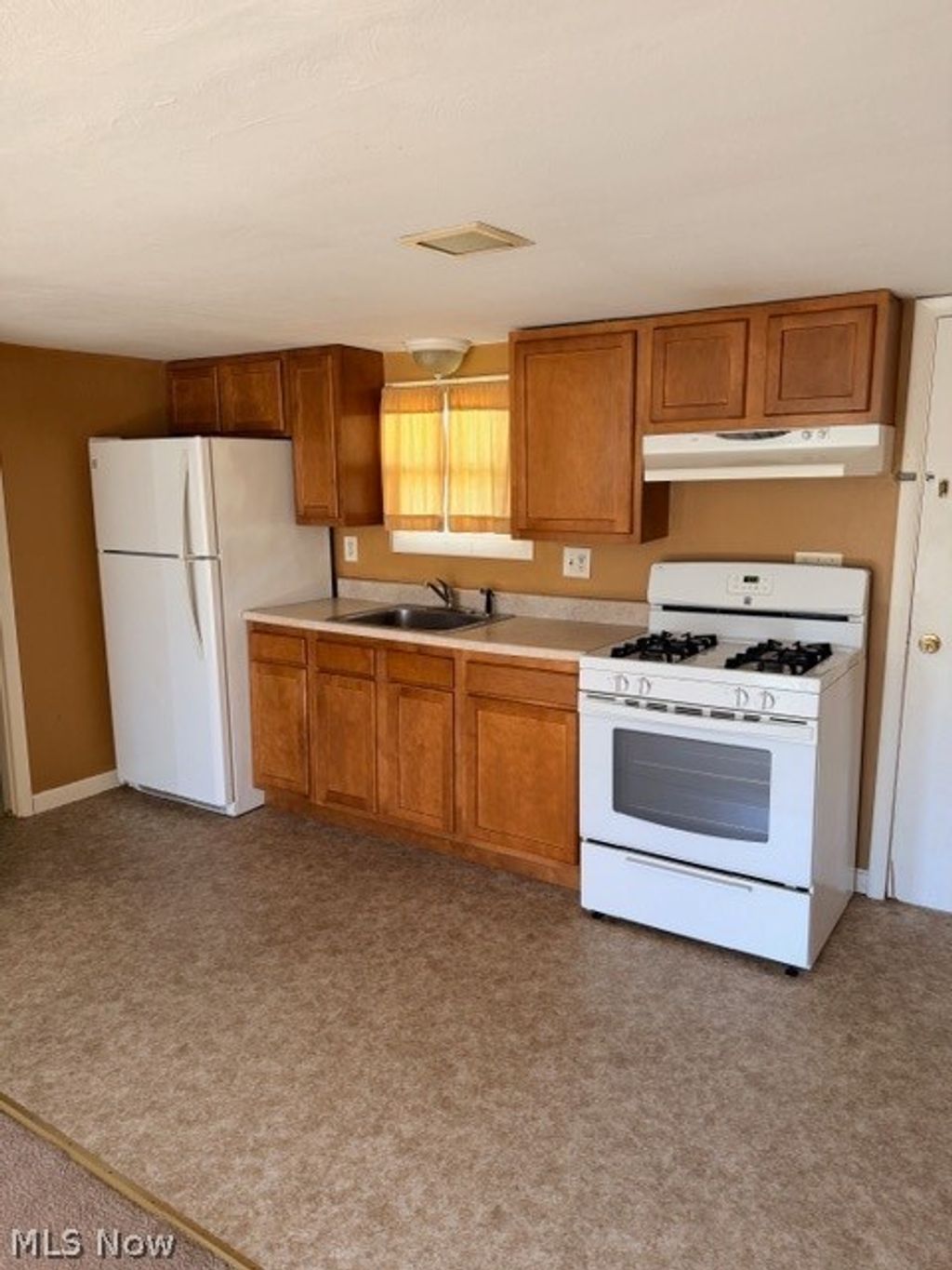 Photo of 2 Dennis Court, Geneva, OH 44041 (MLS # 5193377)