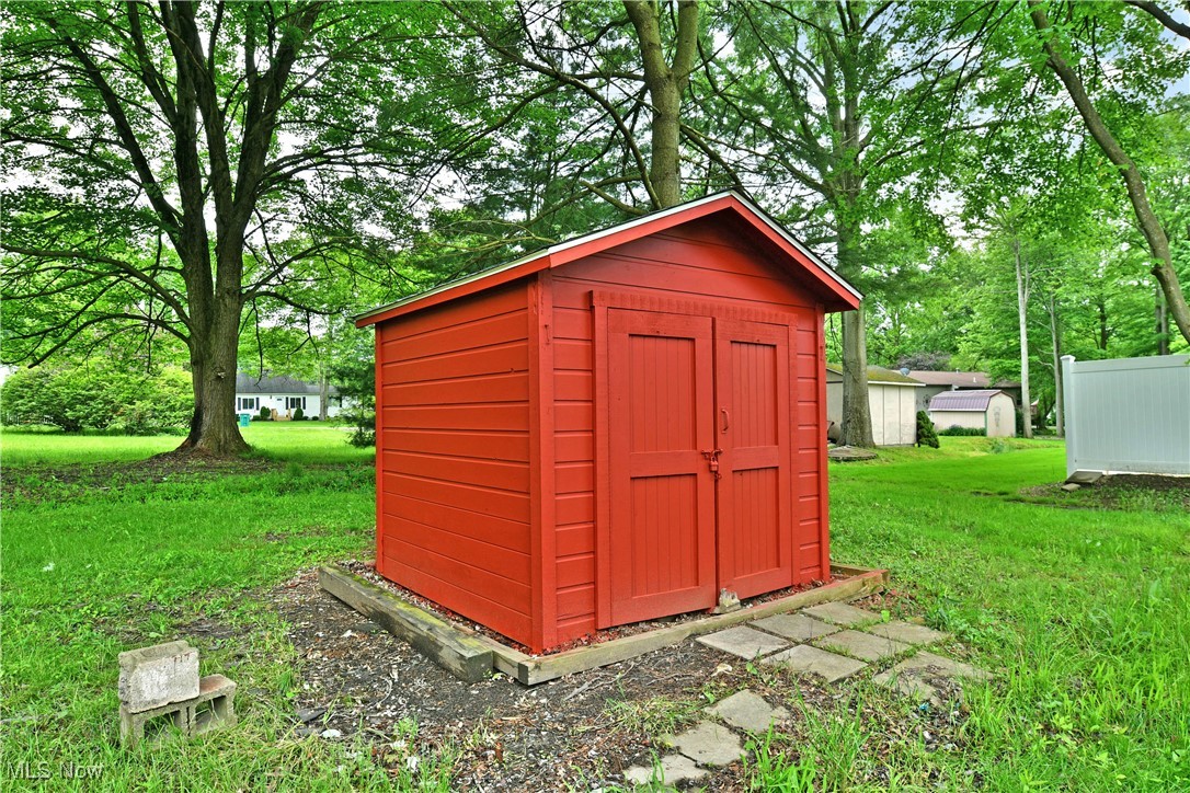 8848 King Graves Road, Warren, Ohio image 47