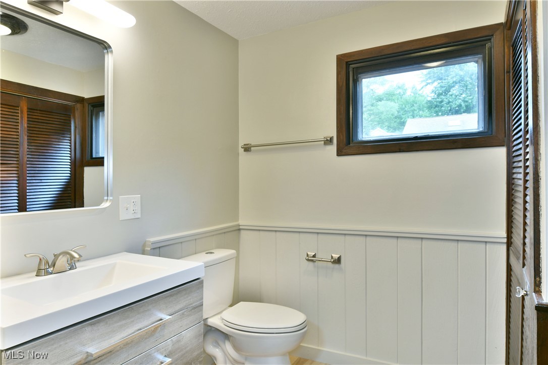 8848 King Graves Road, Warren, Ohio image 30