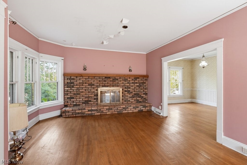 27015 Aurora Road