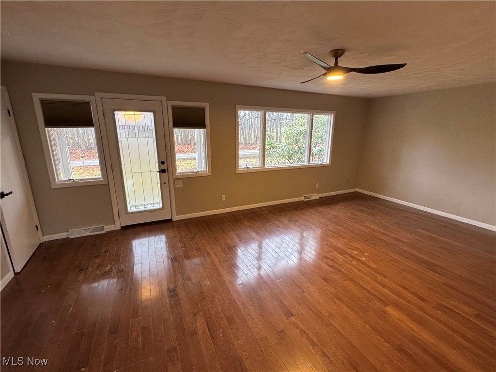 Photo of 16958 Annesley Rd, East Liverpool, OH 43920 (MLS # 5181423)