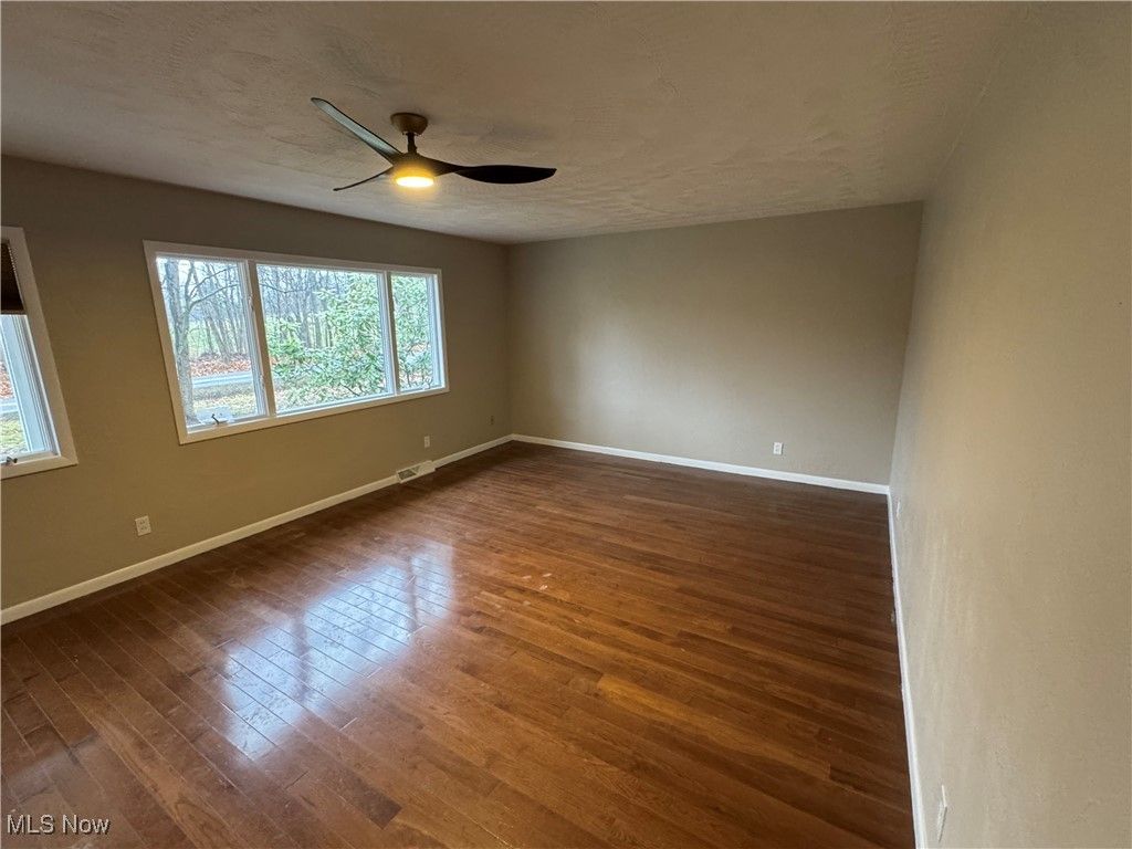 Photo of 16958 Annesley Rd, East Liverpool, OH 43920 (MLS # 5181423)