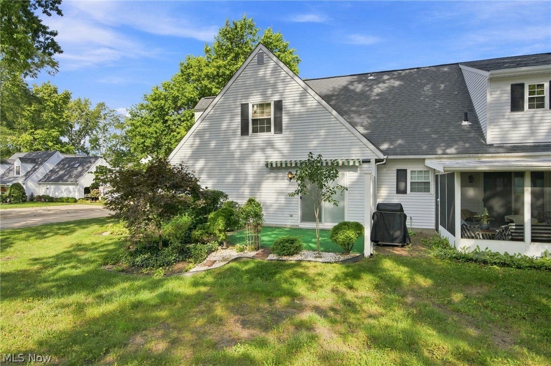 7030 Cobblestone Lane